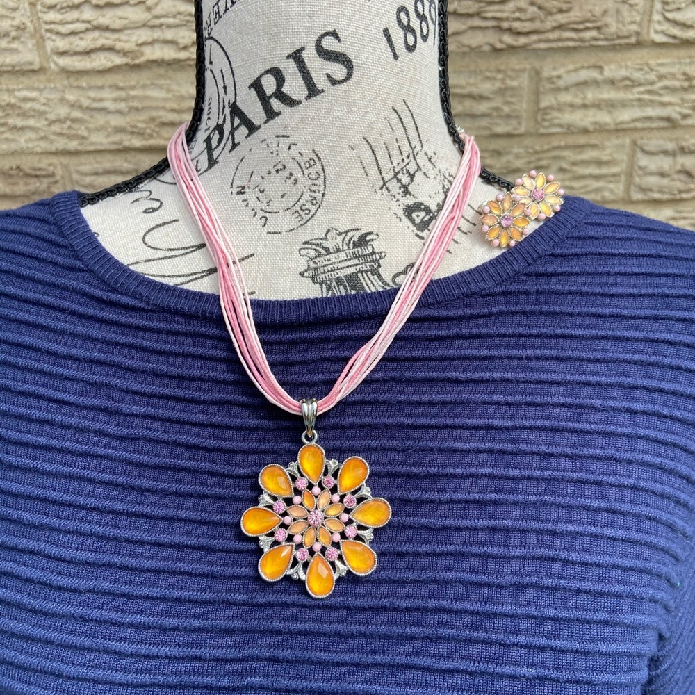 Necklace & earrings  🍓6 for $25🍓